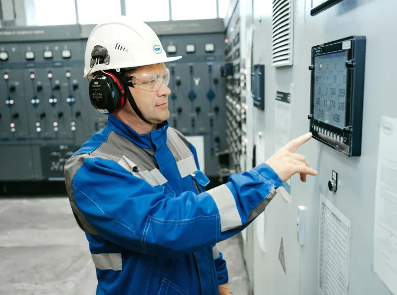Signal monitoring in a control room